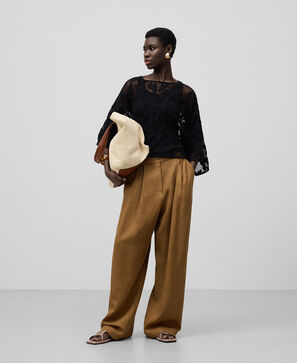 Lece-knit vest with leaves detail woman