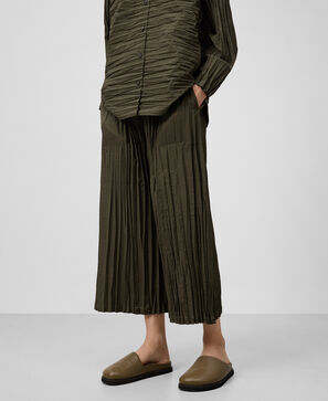 Pantalón plisado pierna ancha mujer