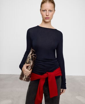 Long sleeve gathered T-shirt