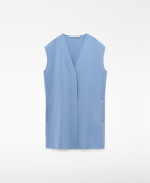 Semi-fitted knit vest