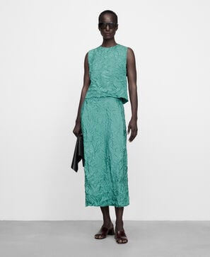 Wrinkled-effect satin midi skirt