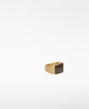 Gold signet ring woman