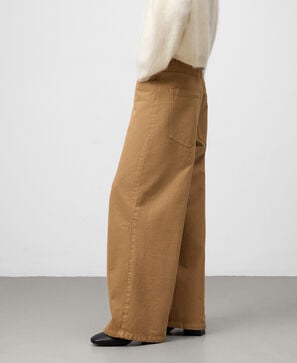 Pantalón barrel fit denim camel mujer