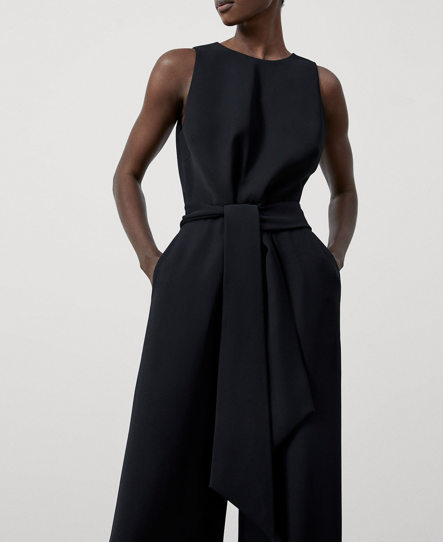 H&m jumpsuit greece hotsell