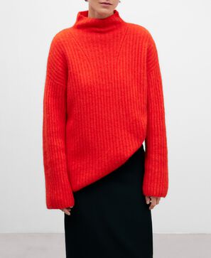 Coral alpaca knitted sweater for women