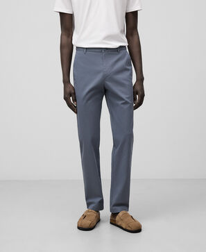 Calças chino regular fit para homem