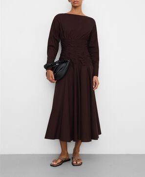 Vestido midi com cintura franzida em algod&atilde;o