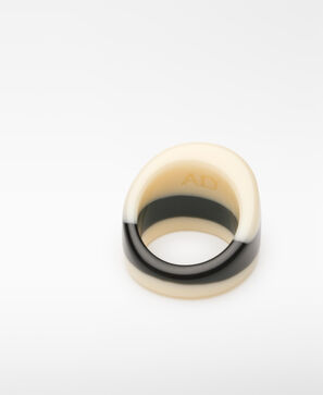 Bague en r&eacute;sine bicolore