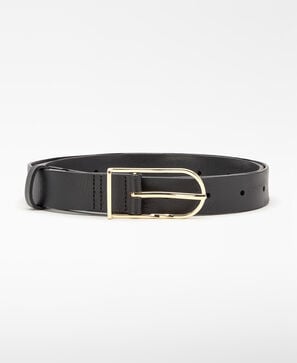 Leather belt with elongated buckle