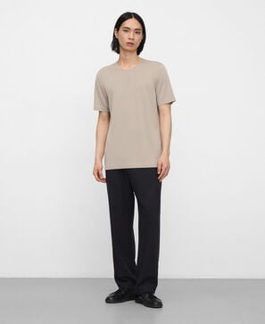 Camiseta cuello caja modal