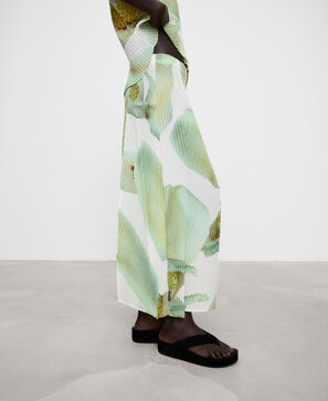 Pantal&oacute;n palazzo crinkle estampado