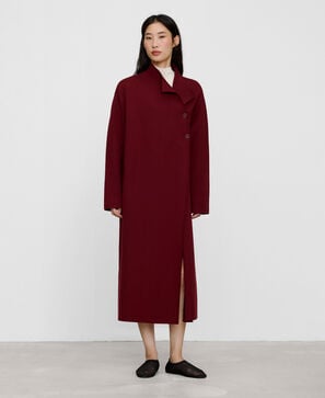 Manteau long en maille crois&eacute;e