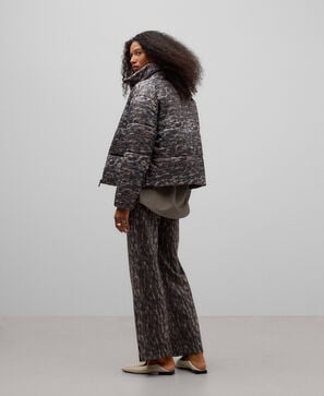 Chaqueta acolchada estampada mujer