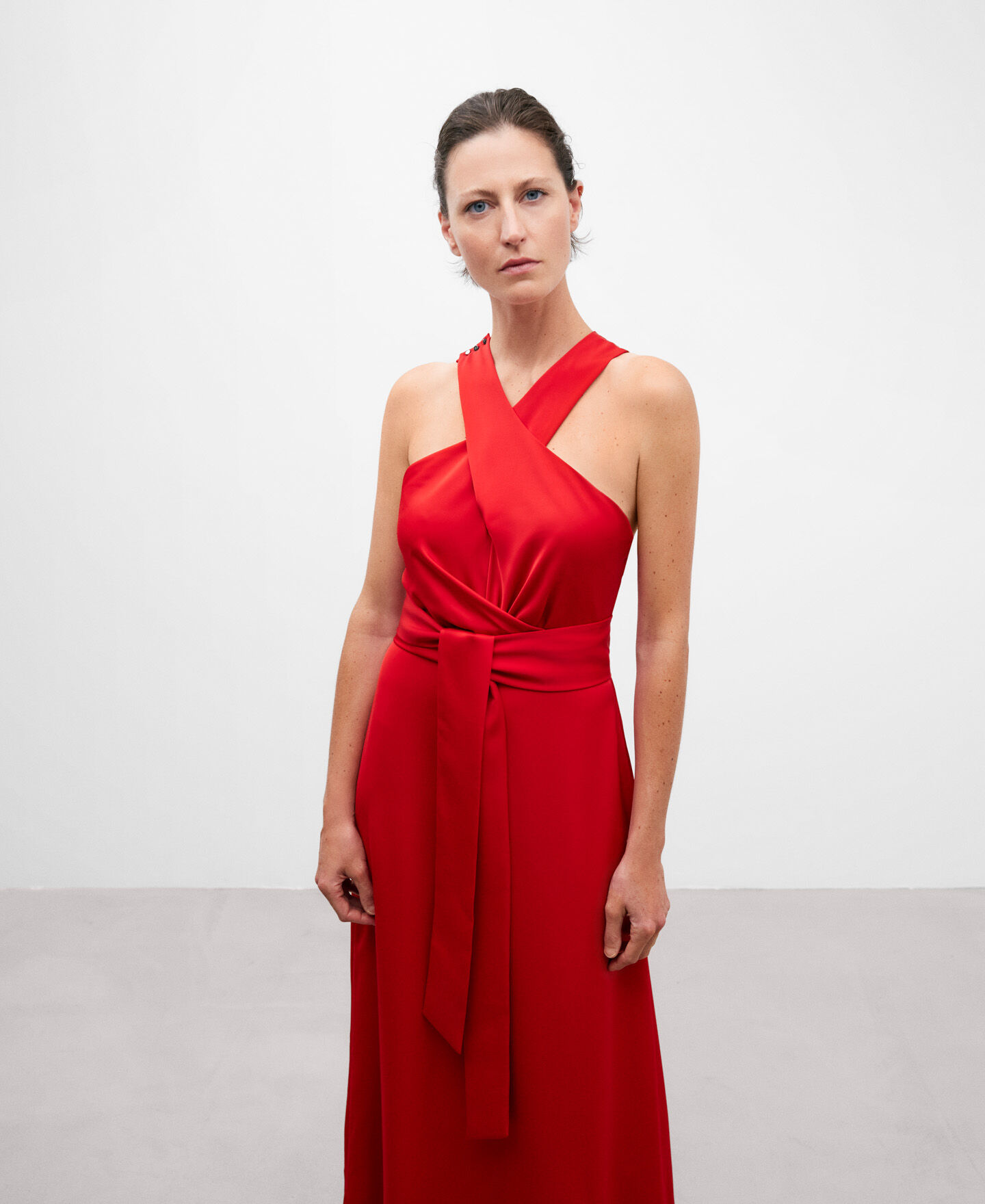 Vestido largo cuello halter Adolfo Dom nguez