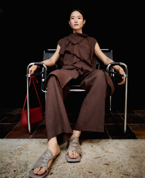 Linen dress with frayed ruffle woman