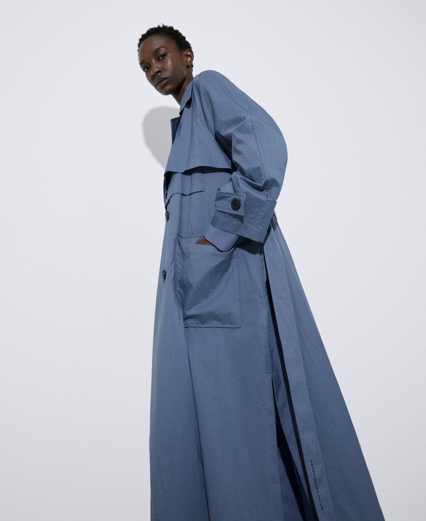 Gabardina ultraligera en nylon | AD España
