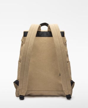 Mochila em tecido com bolso maxi