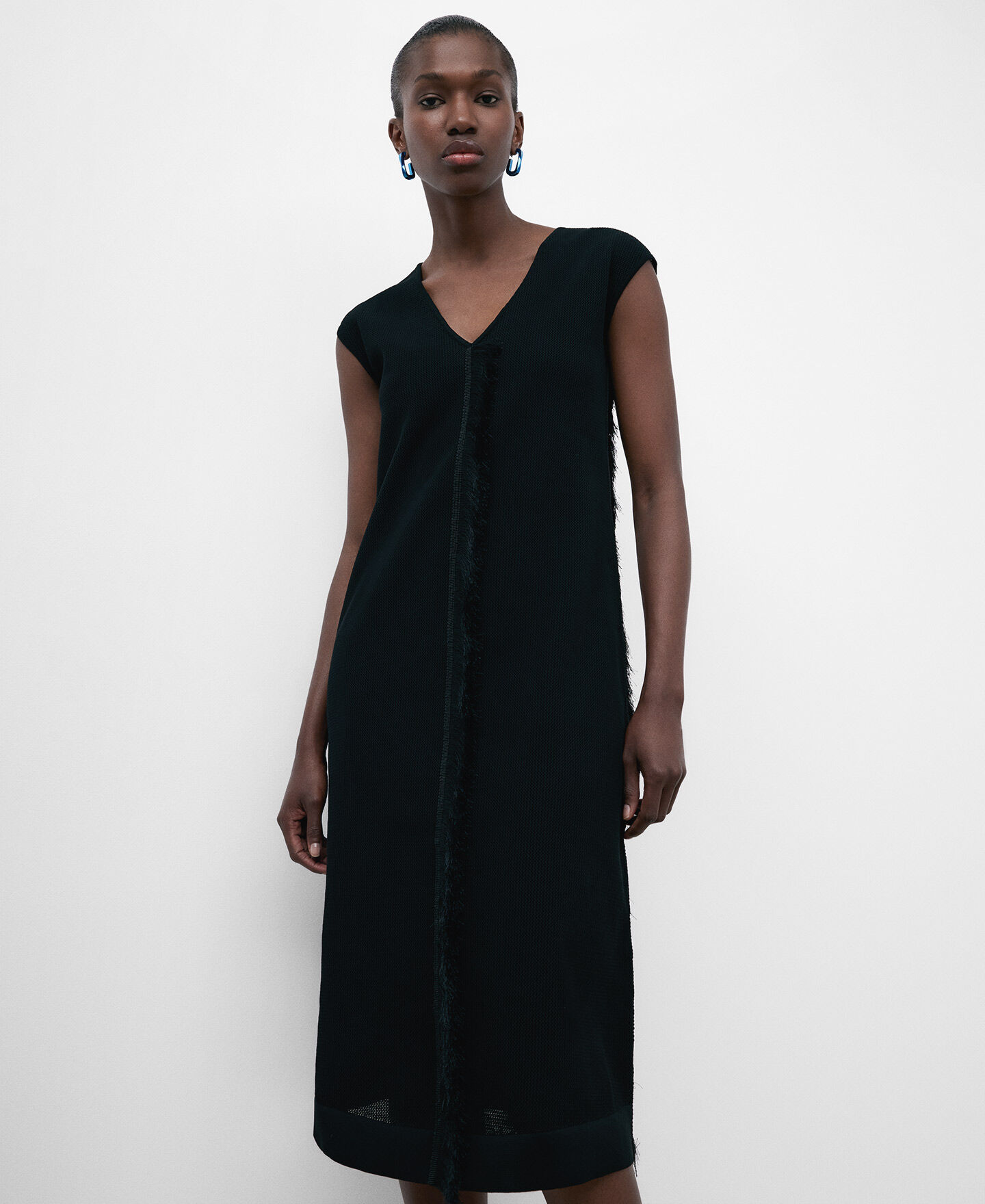 Vestido negro flecos poli ster reciclado AD USA