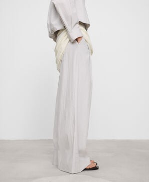 Wide-leg double-pleated trousers