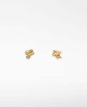 Asymmetric textured earrings woman