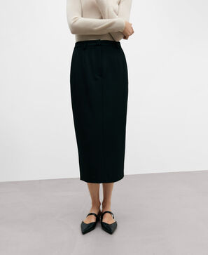 Black pencil skirt woman