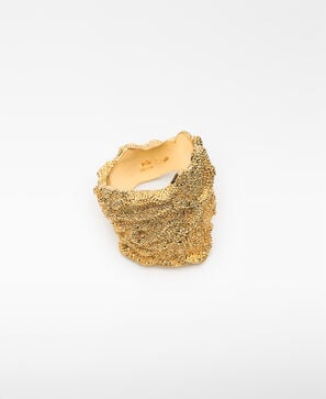 Asymmetric textured ring woman