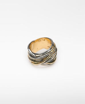 Two-tone tubular metal ring