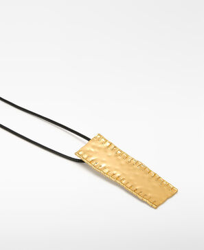 Collier m&eacute;tallique m&egrave;tre ruban