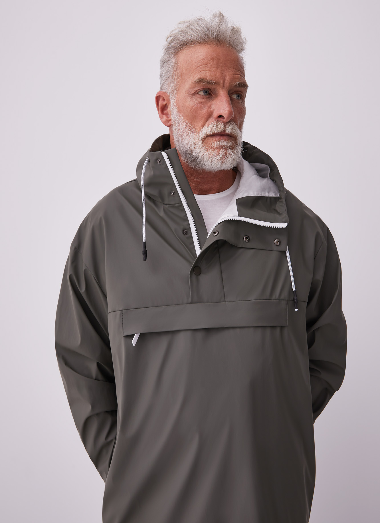 Gummed pullover with hood and pocket image number 0