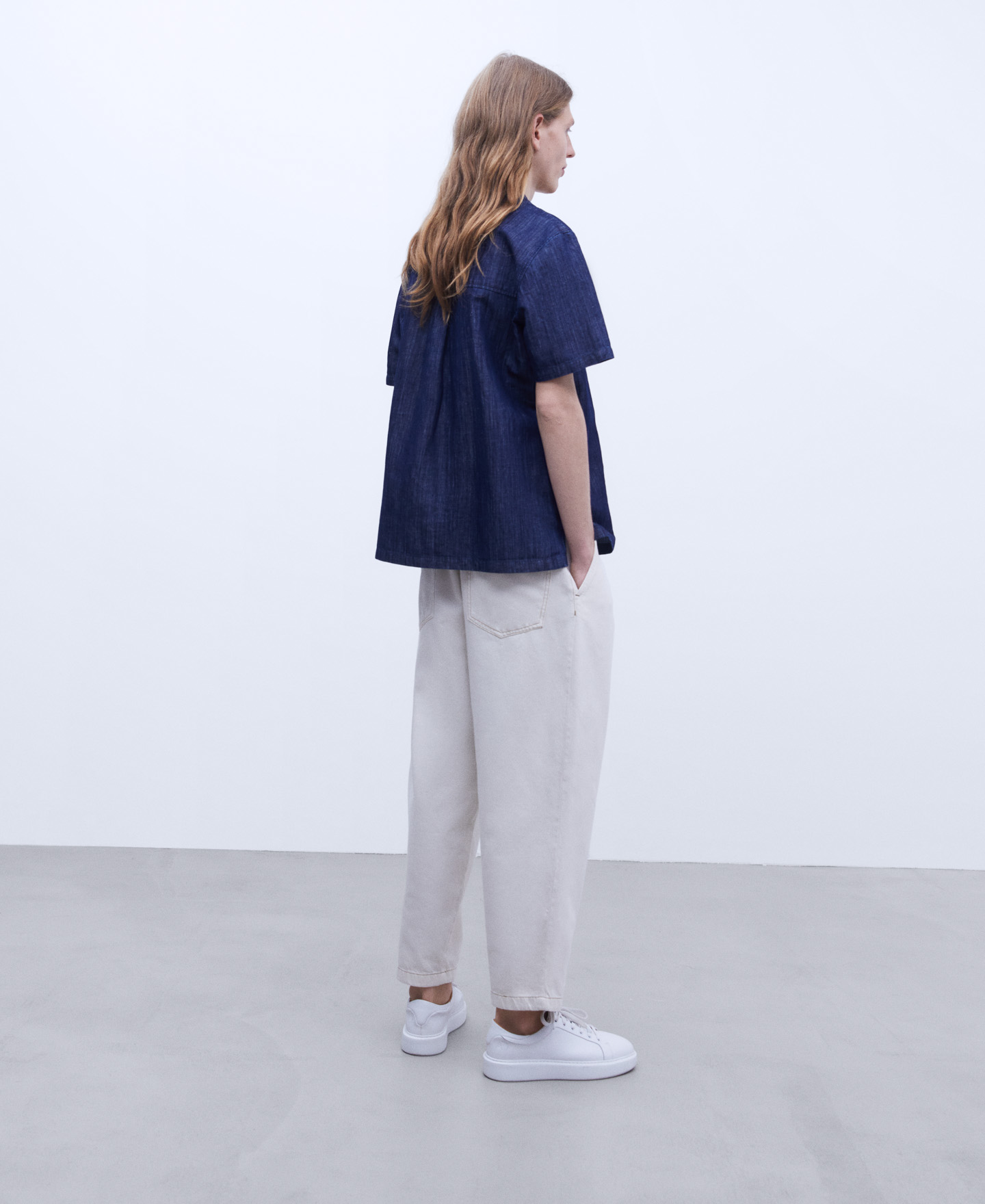 Short sleeve denim shirt image number 2