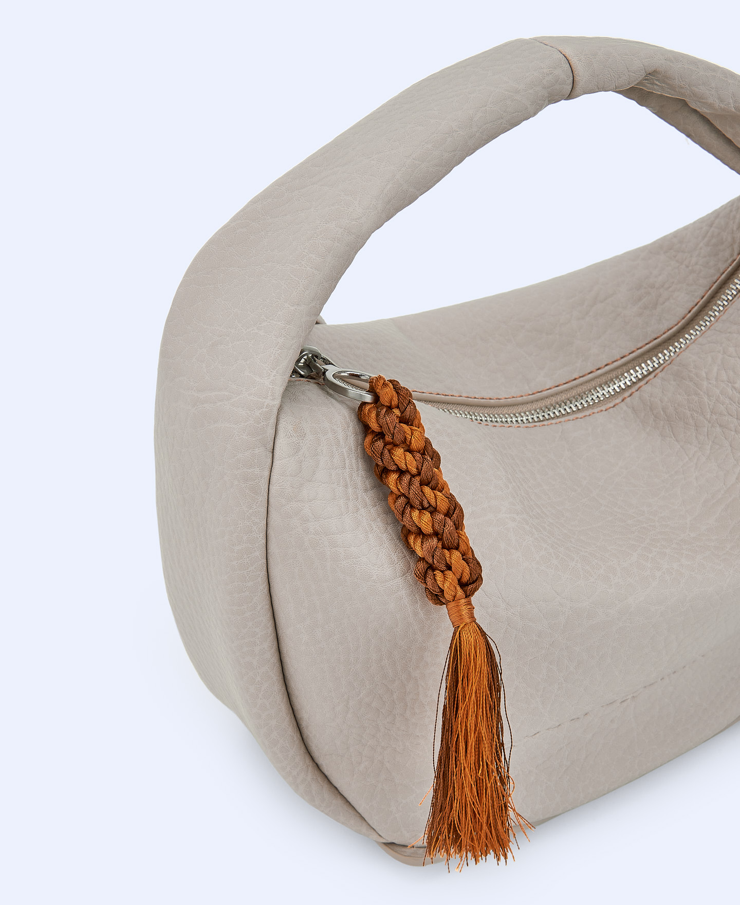 Sac à bandoulière moyen en polyester recyclé image number 3