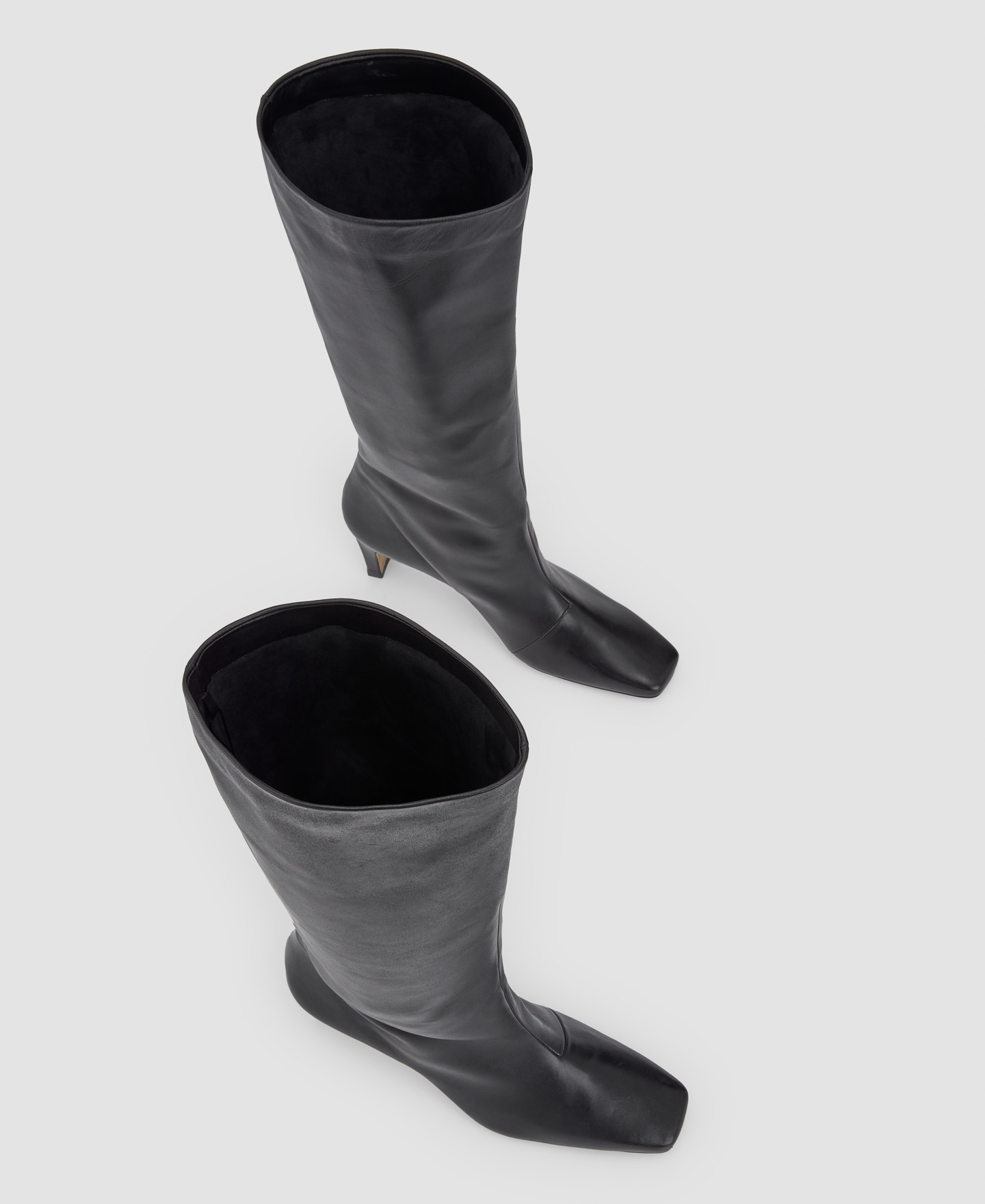 Bota en piel bovina image number 1