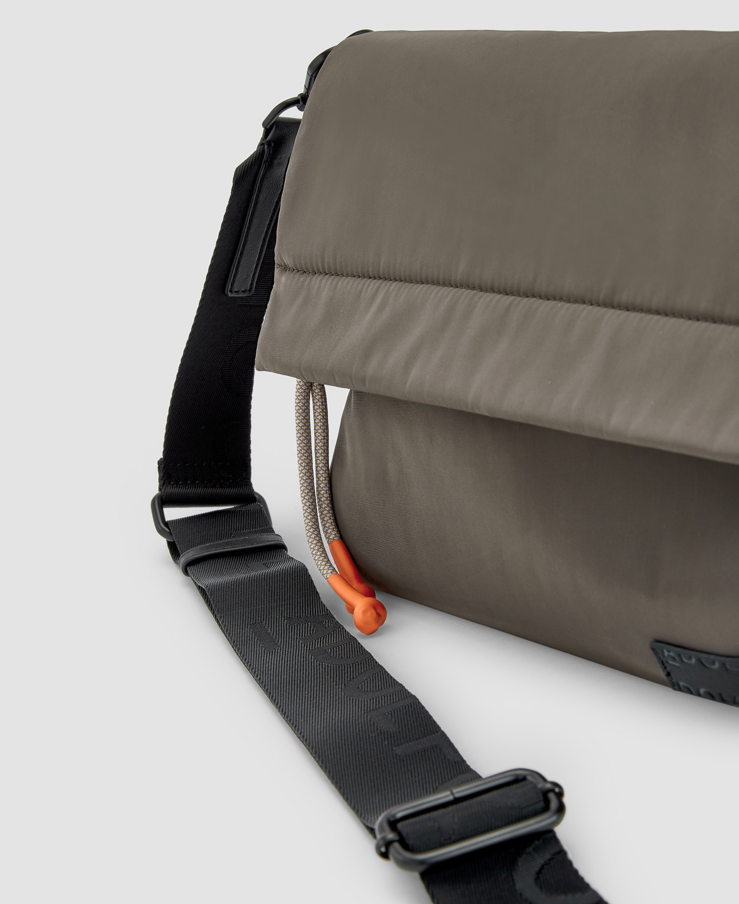 Medium shoulder bag image number 3