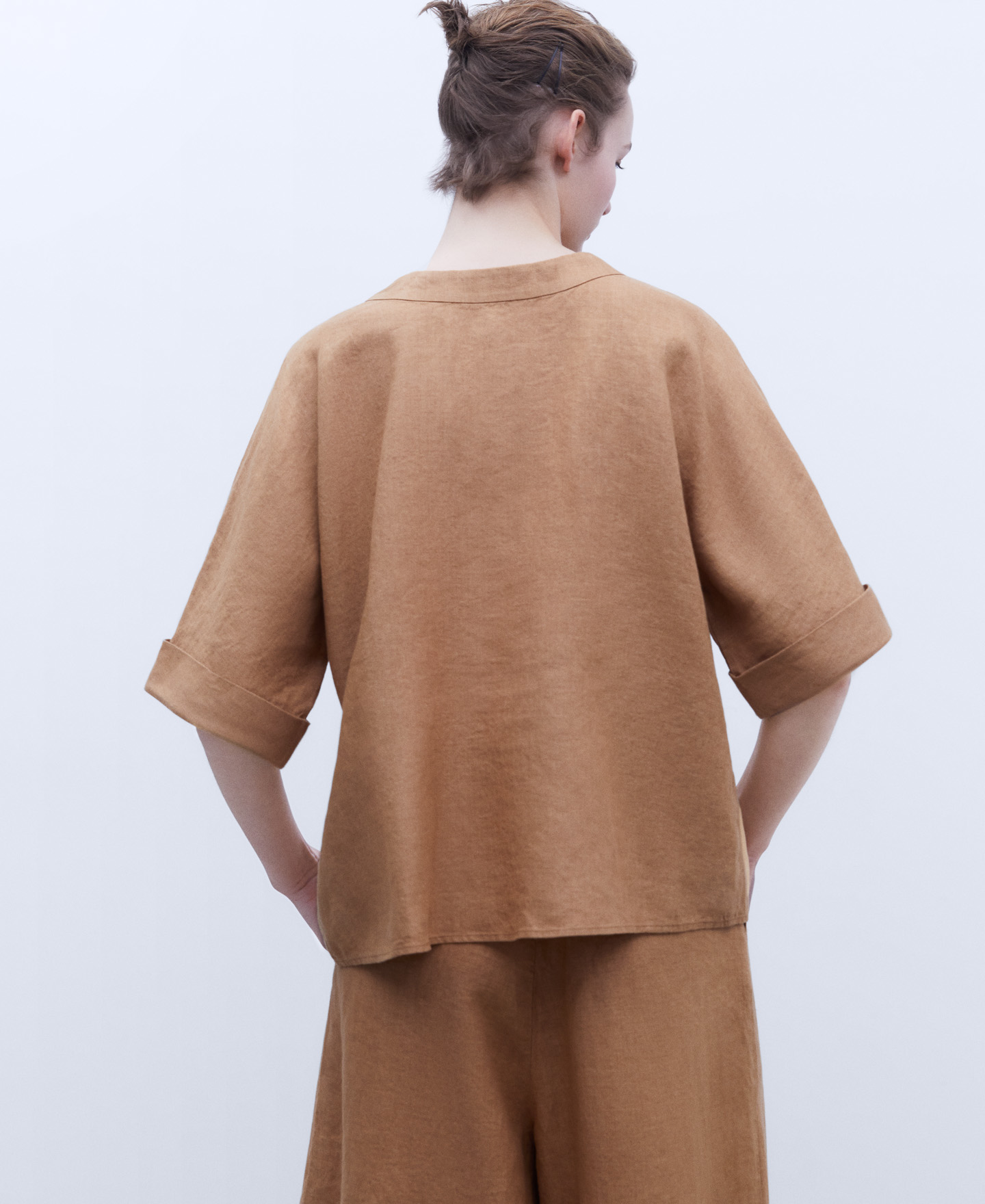 Camisa en lino europeo image number 2