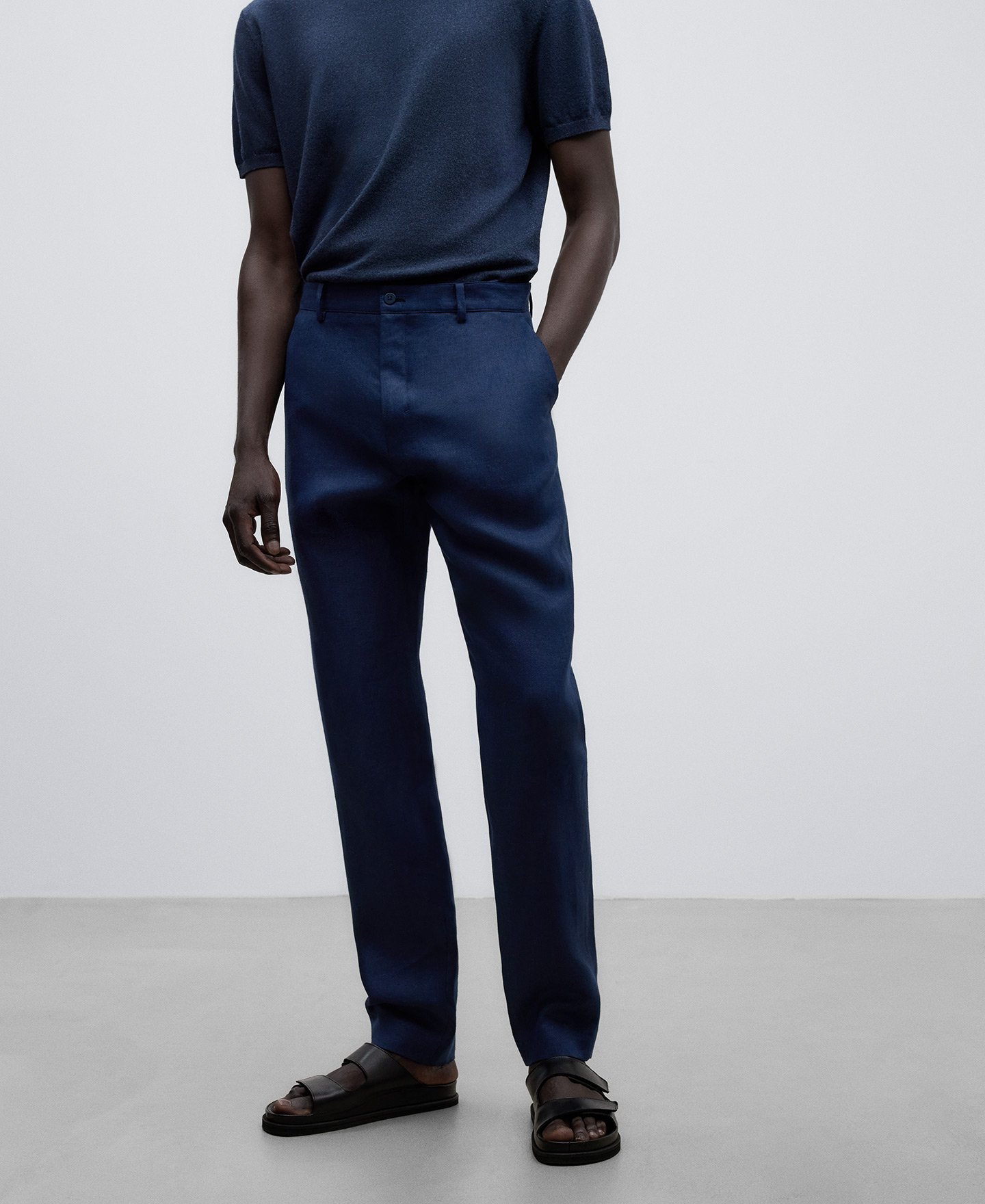 Pantalón chino en lino y algodón hombre image number 0