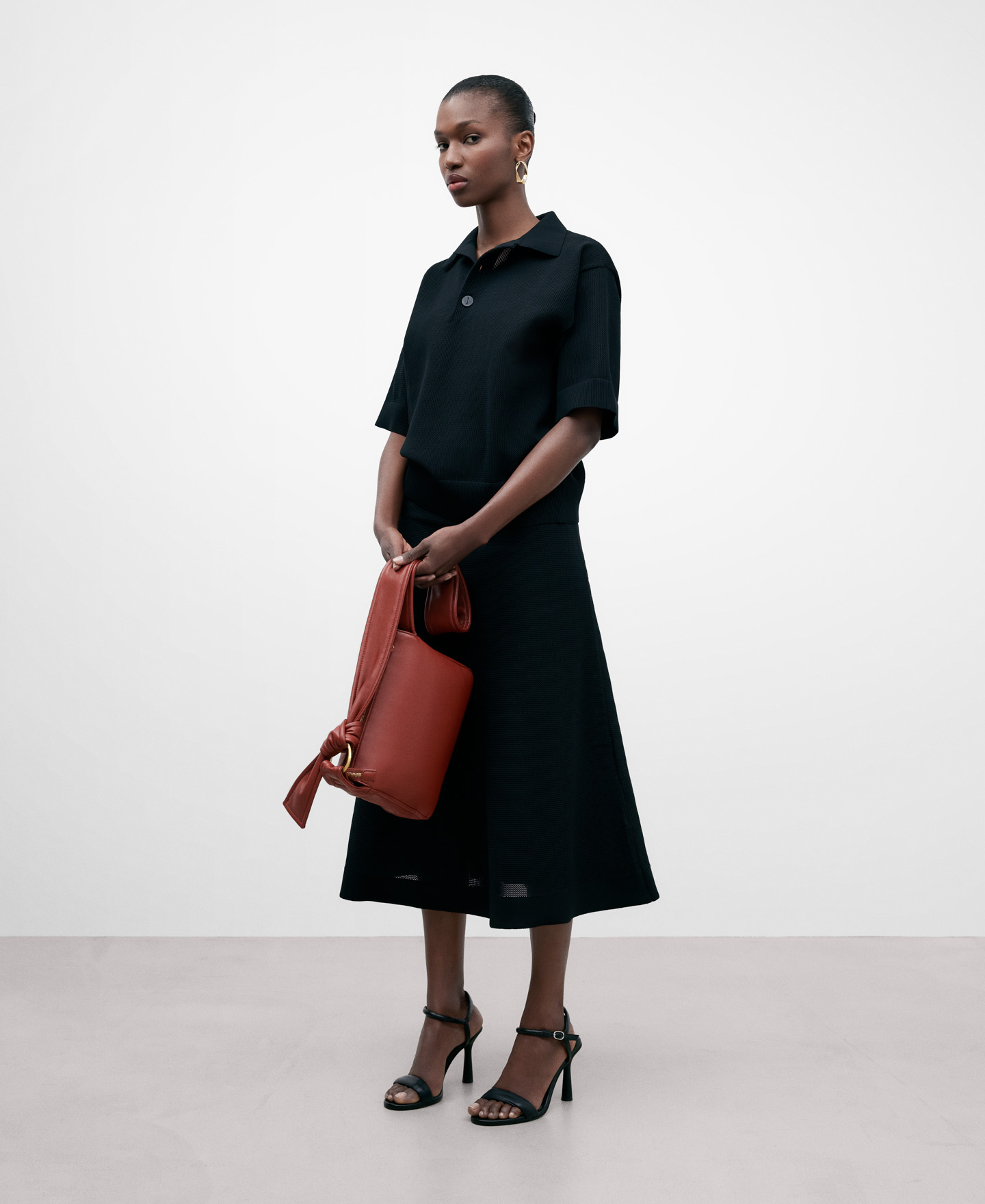 Nappa textured shoulder bag image number 4