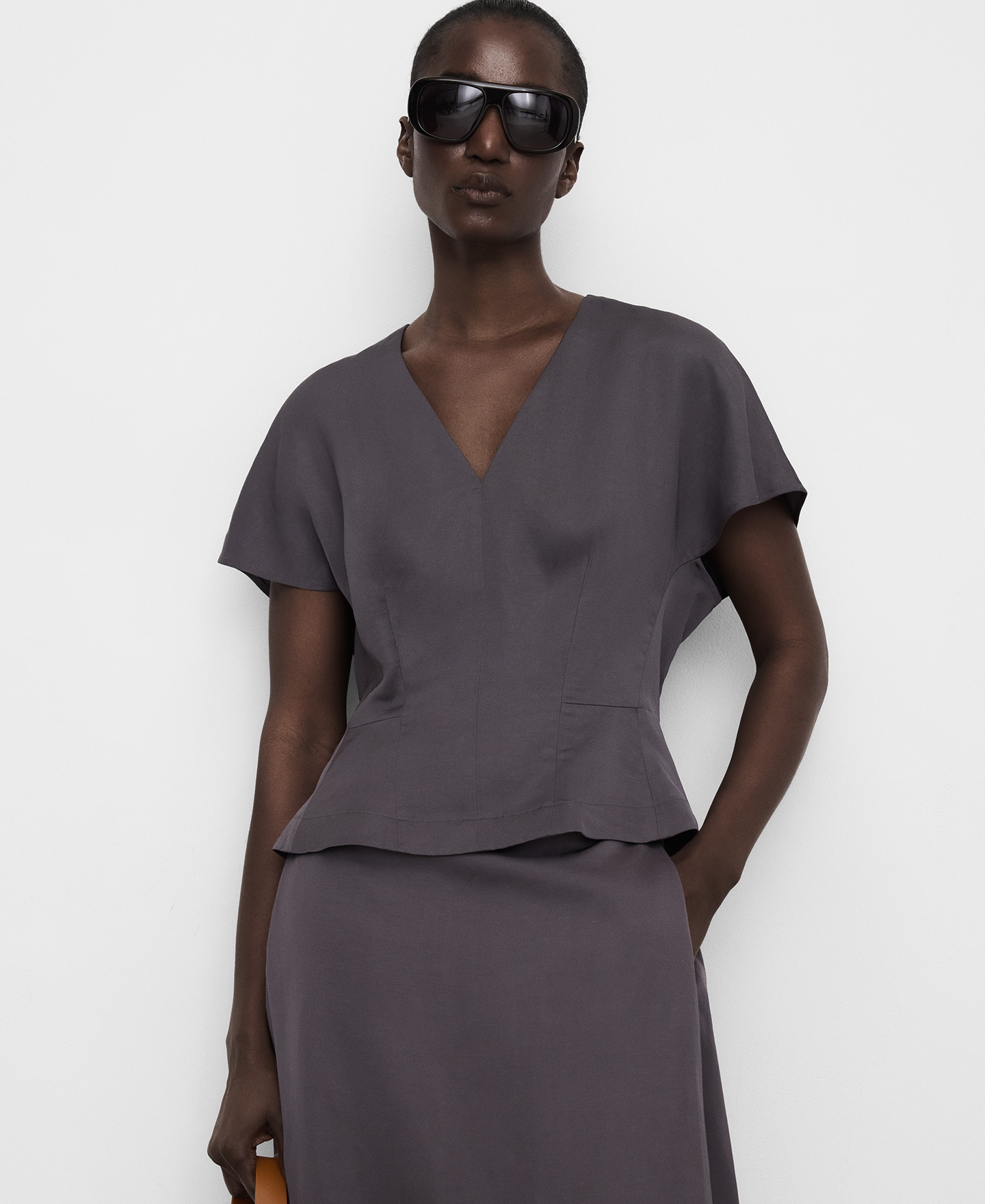 Japanese sleeve semi-fitted top image number 0