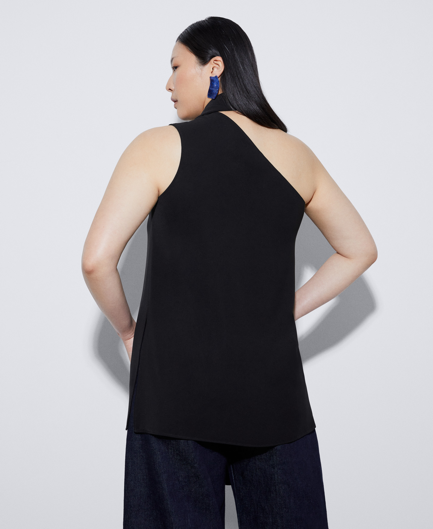 Asymmetrical top in recycled polyester image number 2
