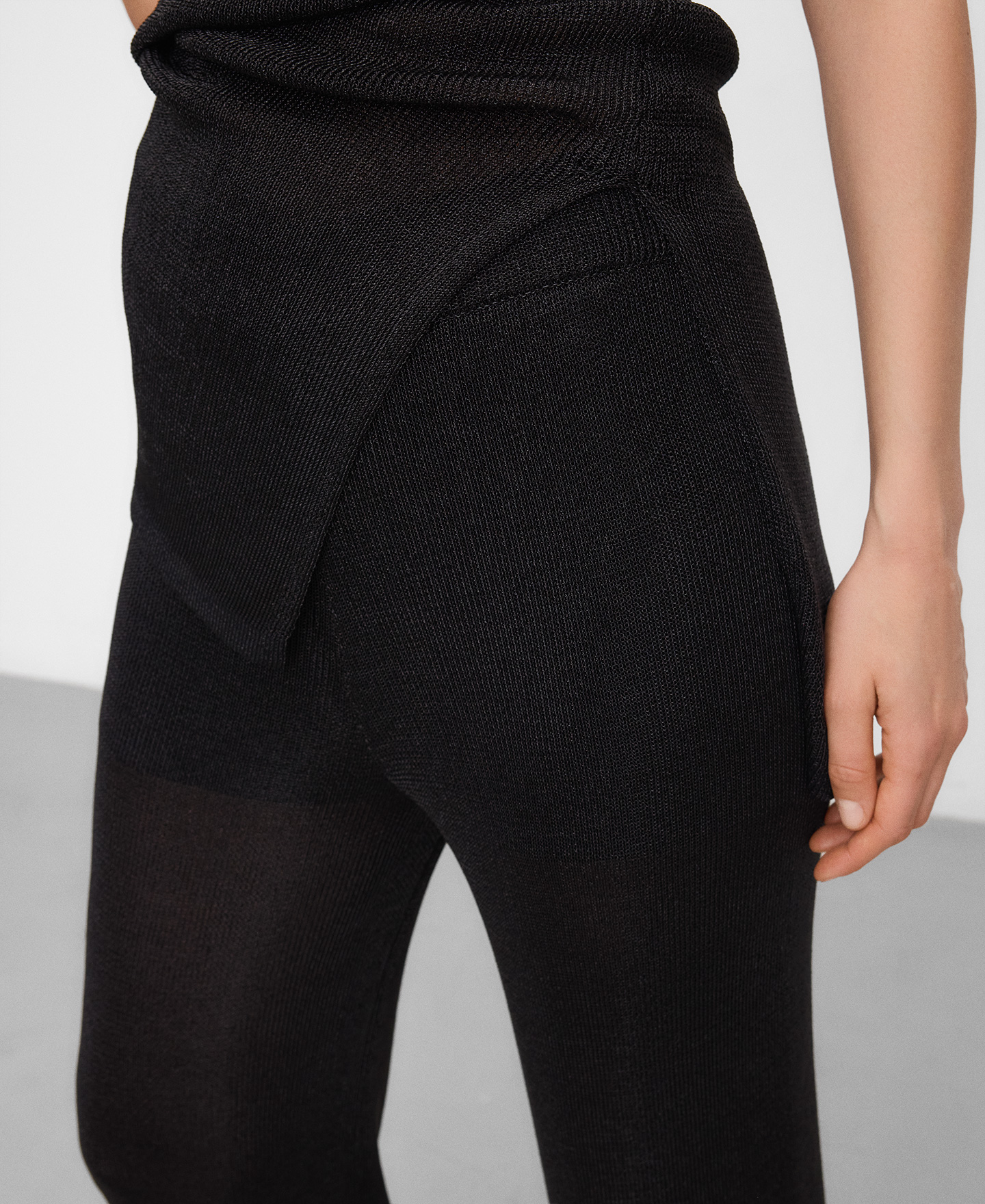 Metallic knit trousers image number 3