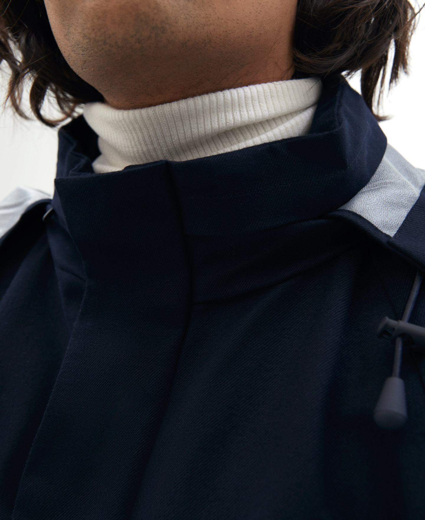 Trench marinero con capucha image number 3
