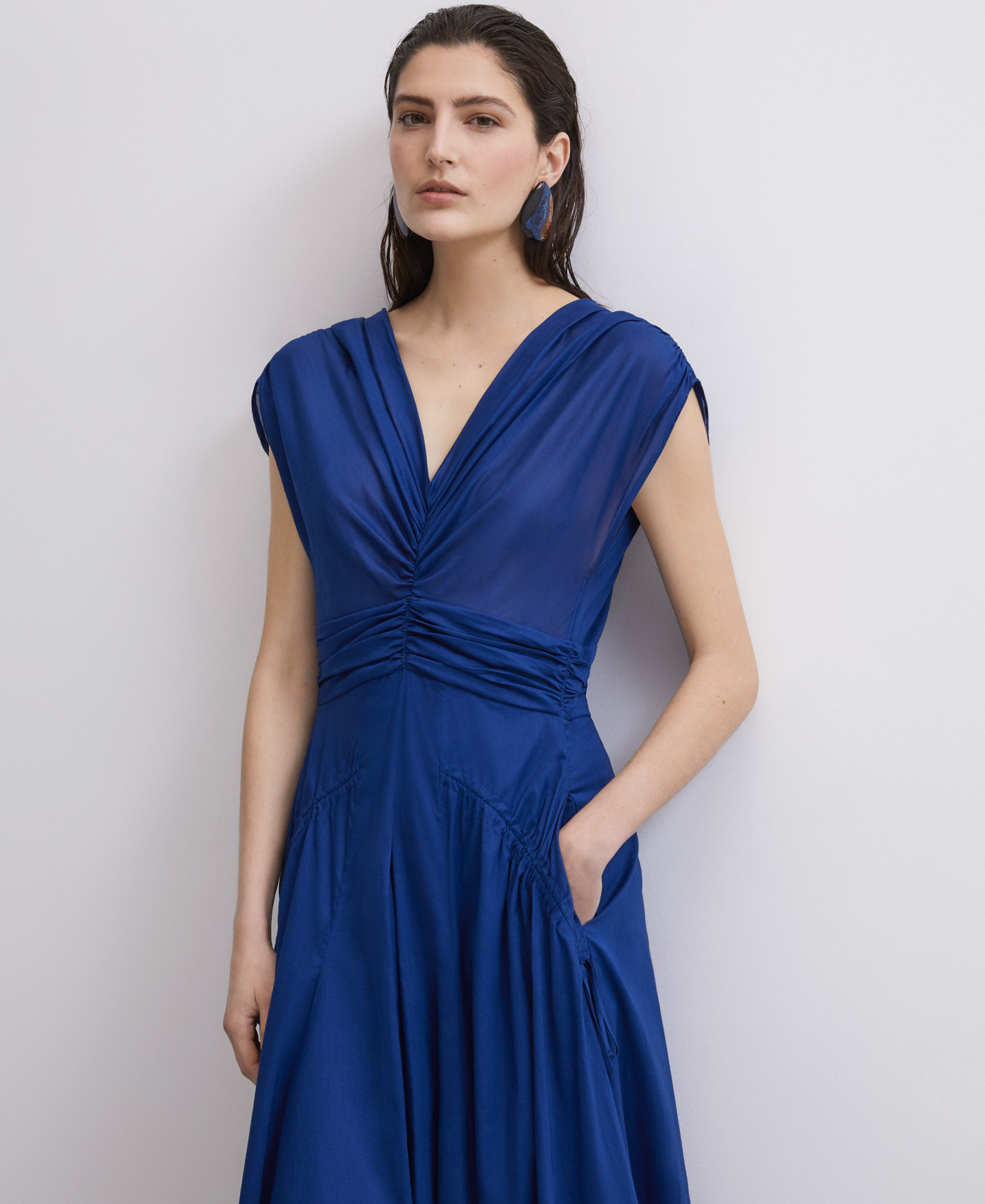 Blue ruffled dress in cotton image number 1