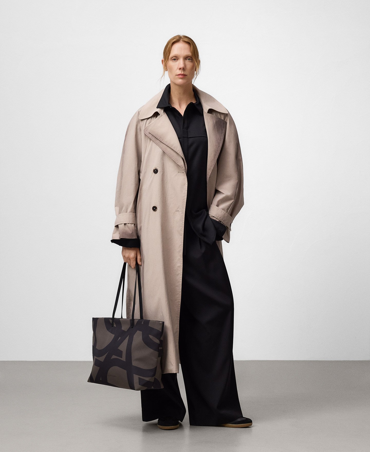 Saco de compras de nylon com logótipo maxi para mulher image number 4