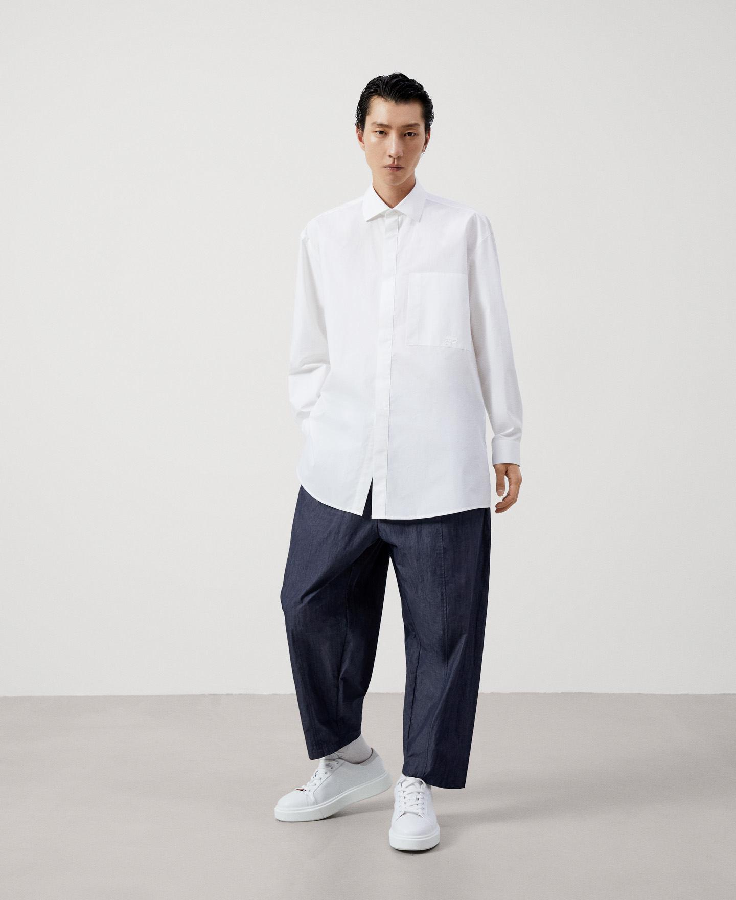 Jogging creased effect trousers image number 1