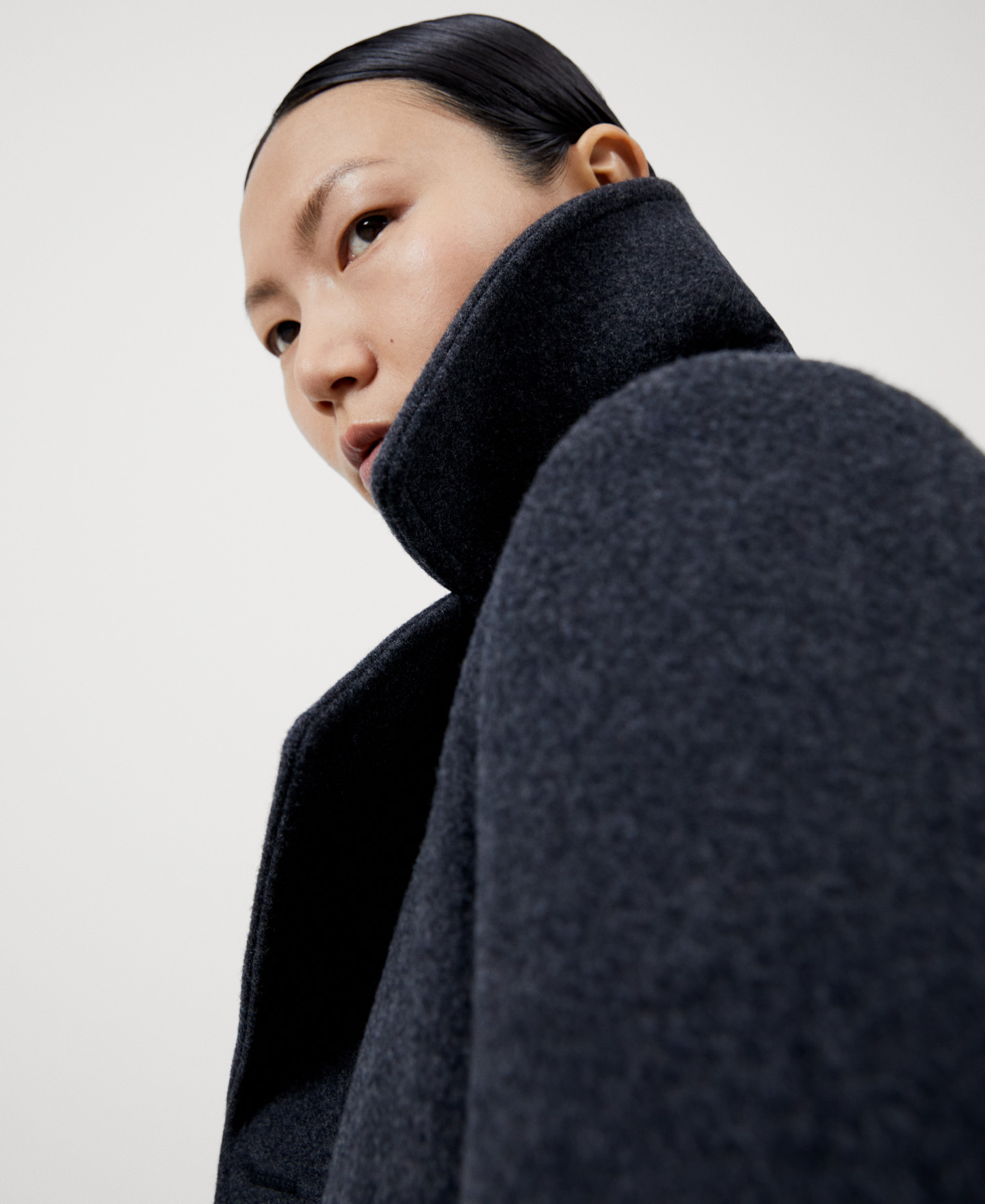 Double-breasted woolen blazer image number 3