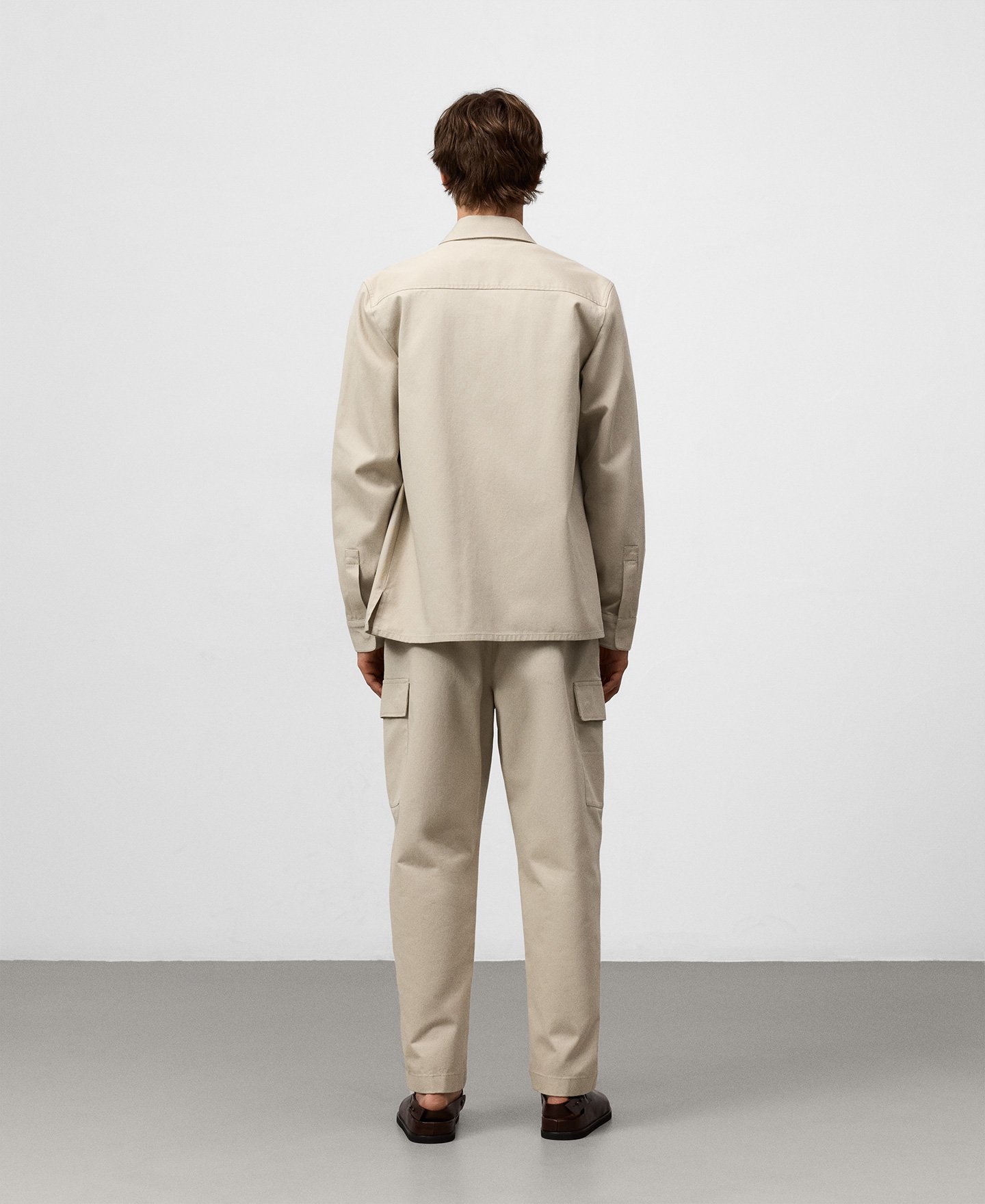 Pantalón cargo barrel fit hombre image number 2