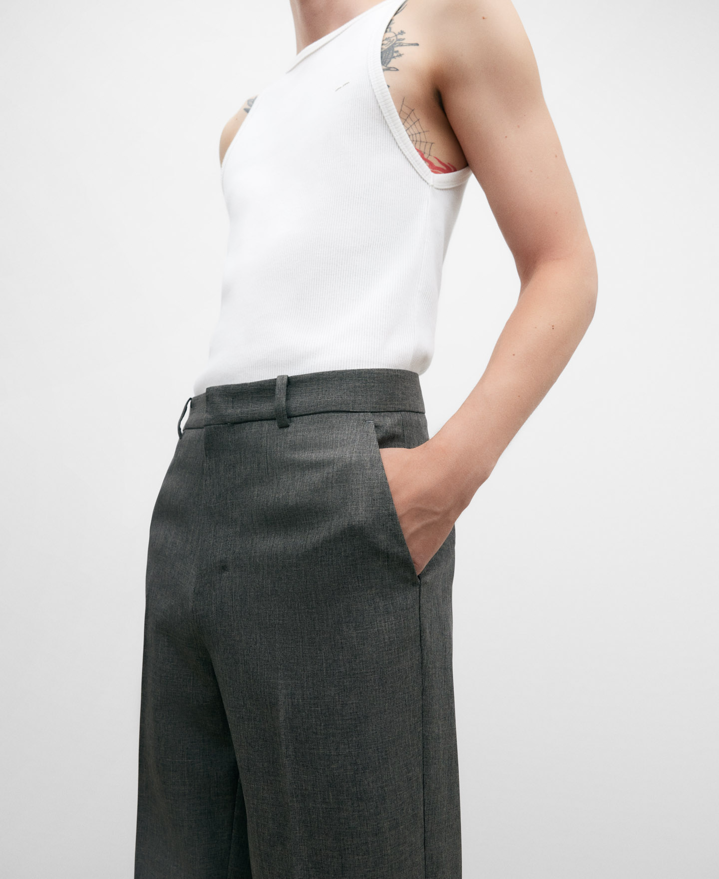 Regular-fit grey tailored men's trousers image number 3