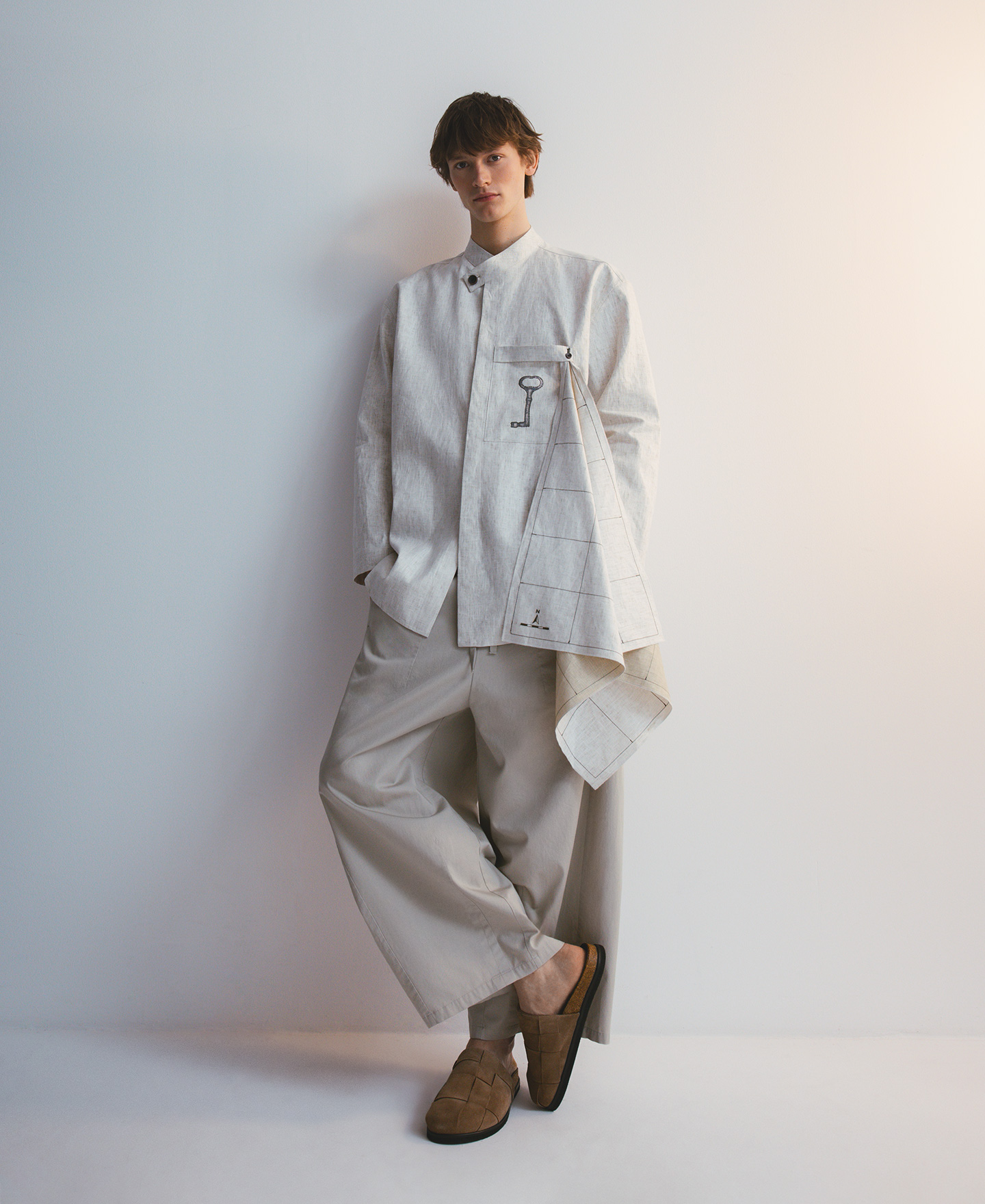 European linen printed key shirt man image number 1