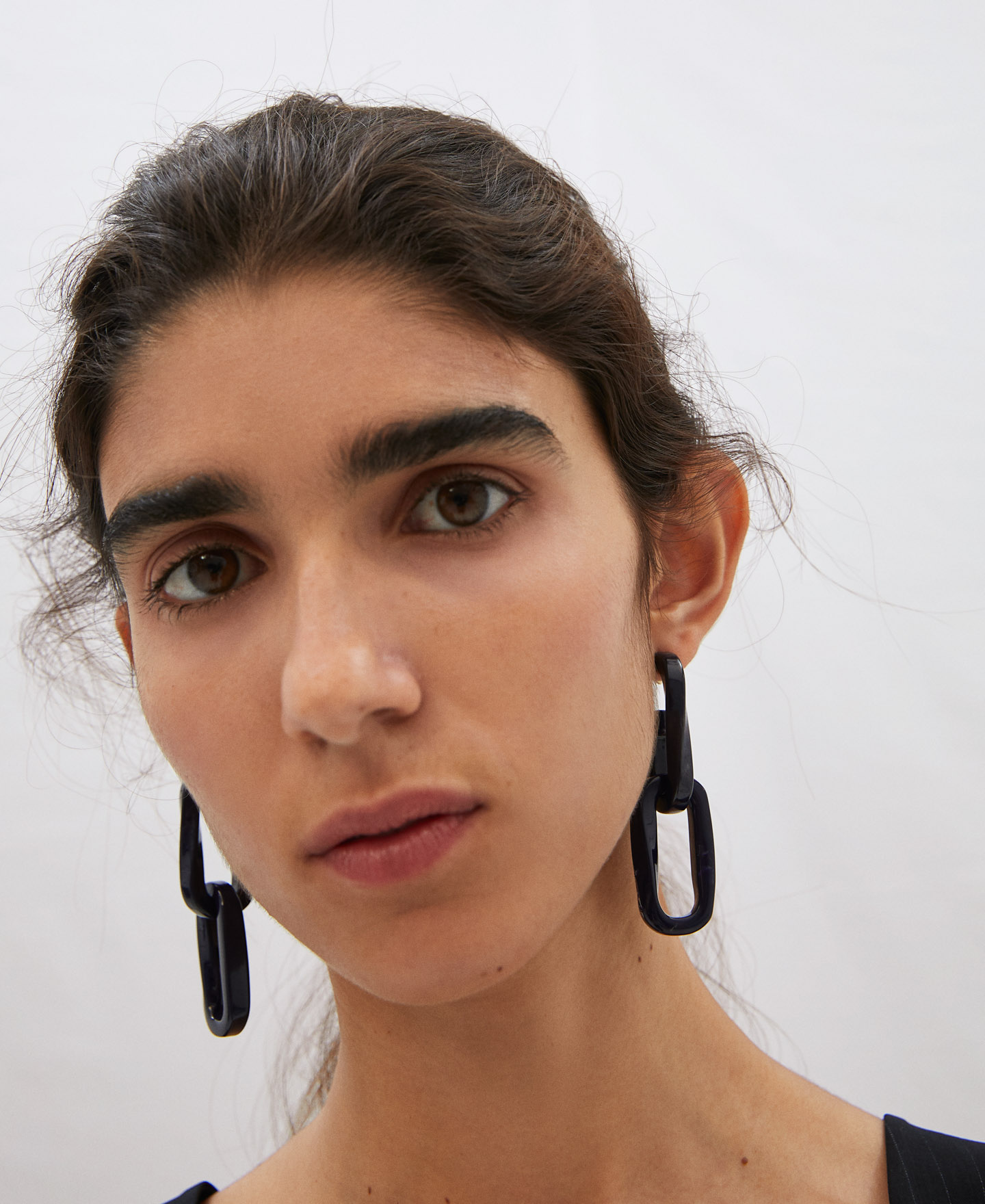 Author's resin chain link earrings image number 3