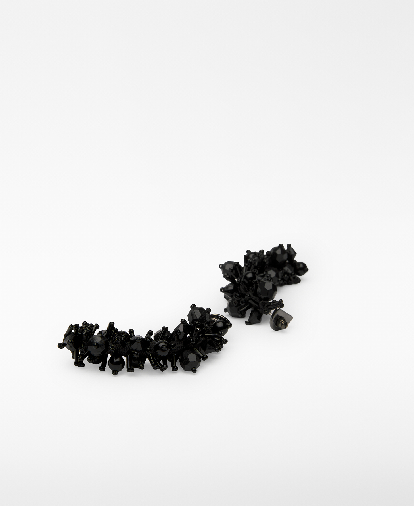 Beaded earrings image number 1