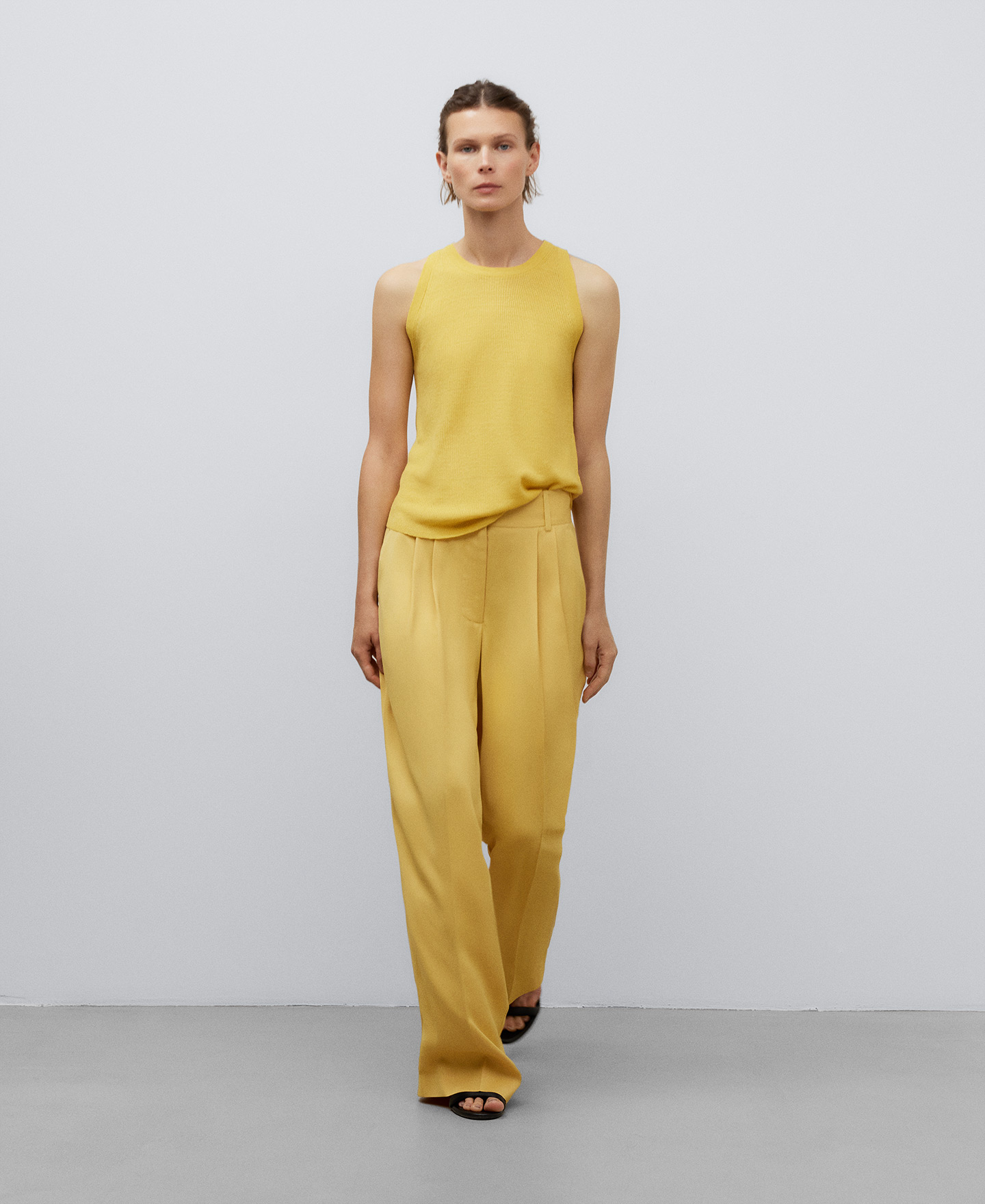 Pantalón recto amarillo mujer image number 1